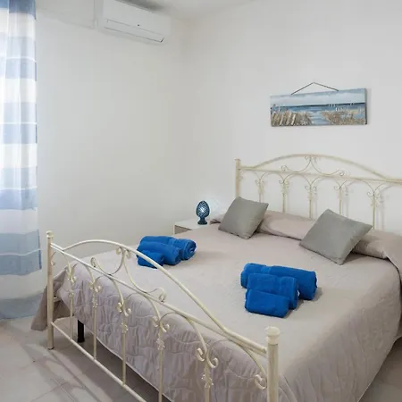 Casa Lu Paparoni 2 A 130 Mt Dalla Specchiarica Di San Pietro In Bevagna 度假居